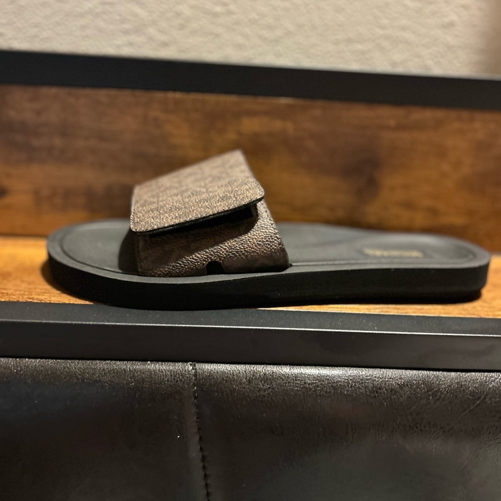 NWOT Michael Kors 🎀 Slide Sandals - Picture 4 of 4